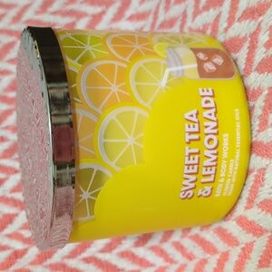 NWT BBW Bath and Body Works 3-Wick 🍋 Sweet Tea & Lemonade Candle 14.5 oz